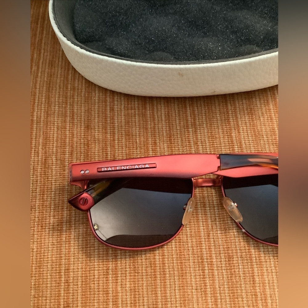 Balenciaga BAL0011S Red Shiny Women Sunglasses Out Of Stock​​​​​​ - Picture 5 of 16
